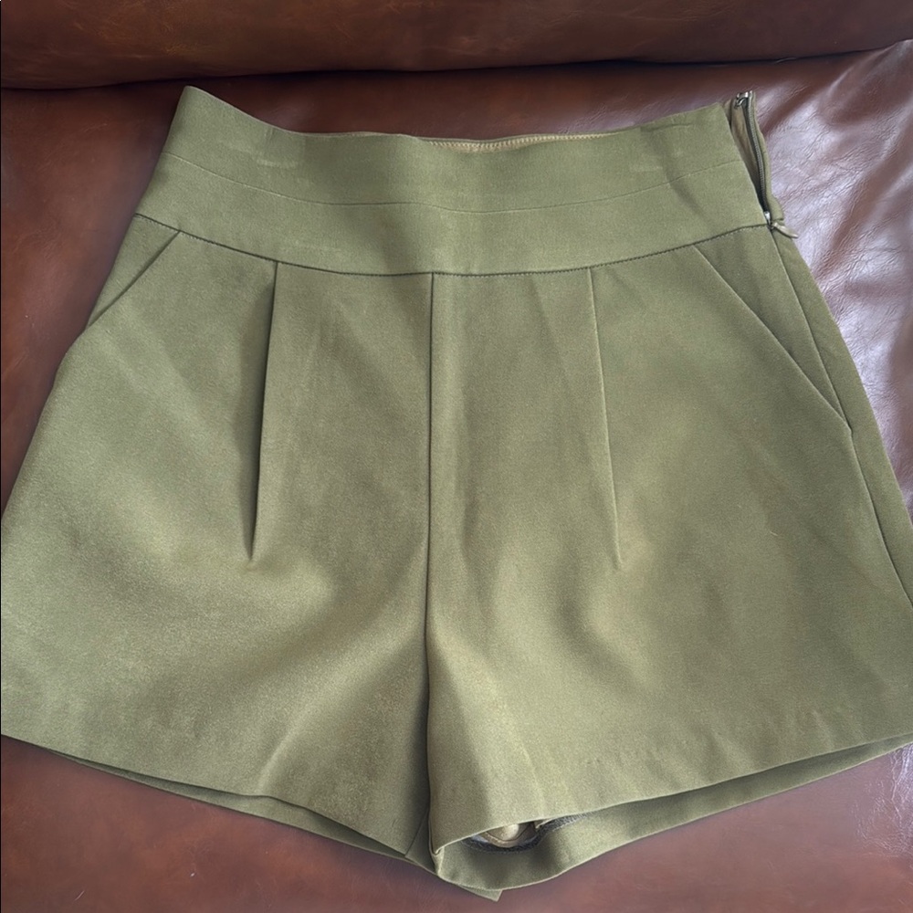 Endless Rose High Waist Green Shorts with Pleats